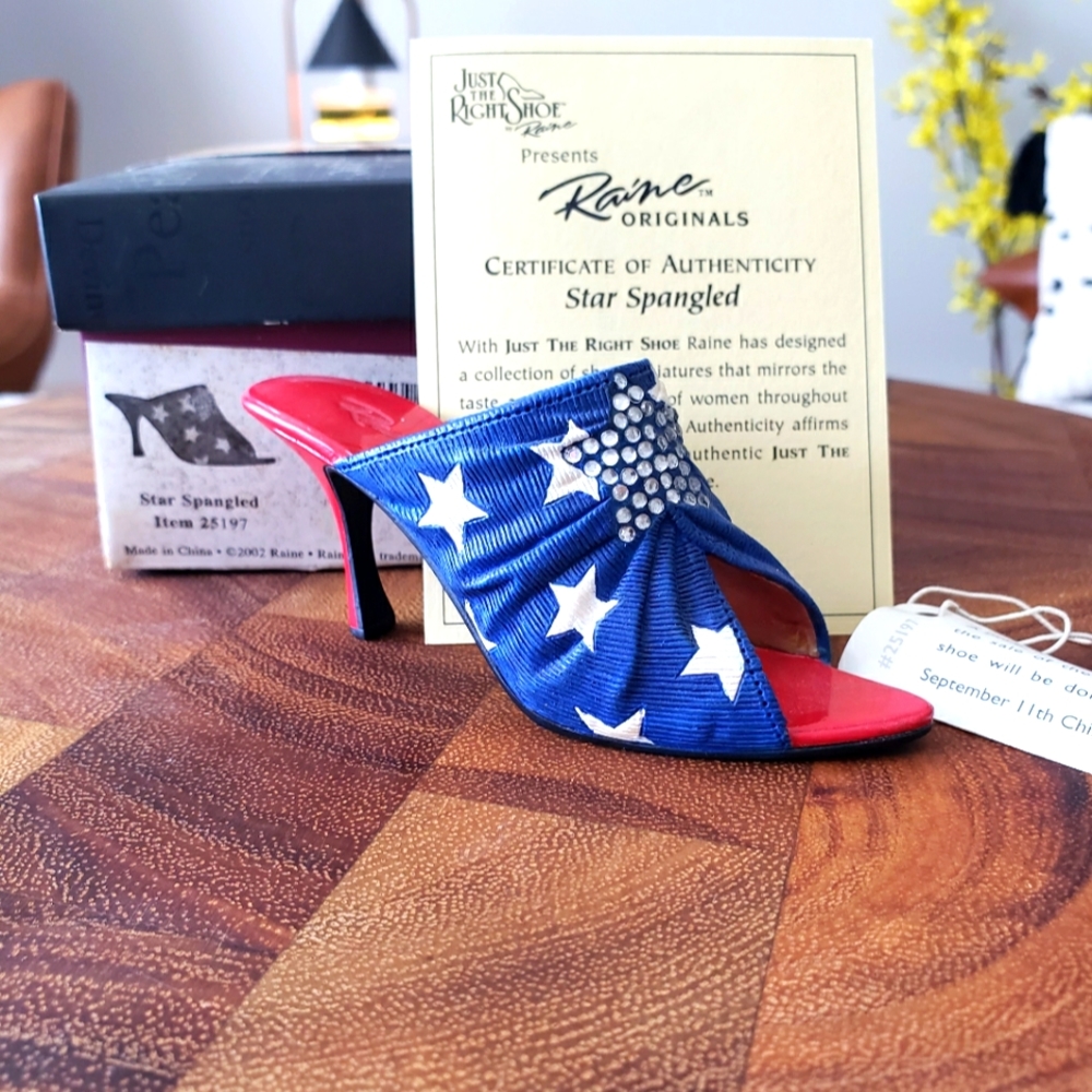 Just the Right Shoe, Star Spangled, 2002, #25197